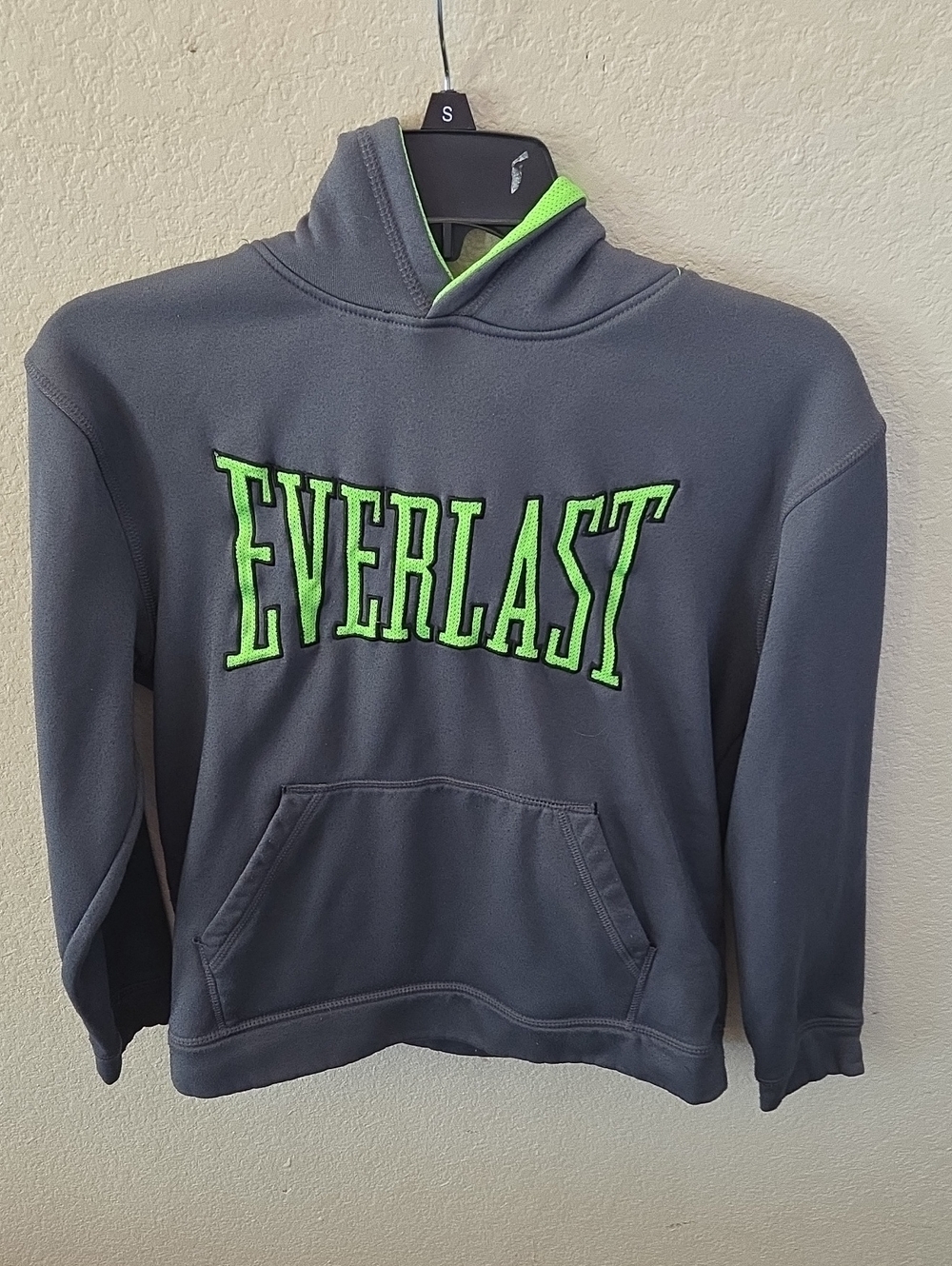 Everlast Dark Gray Crewneck Sweatshirt with Bright Green Logo